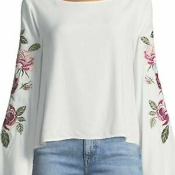 Cupcakes & Cashmere Button Back Aldona Embroidered Floral Flare Top - Picture 9 of 13